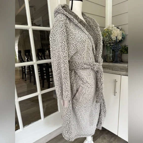 Pottery Barn Coziest Sherpa Robe Heathered Gray Size-Large L - Picture 2 of 10